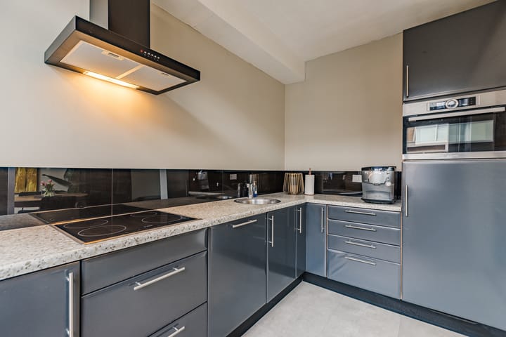 Spacious Family Home with Free View and Sunny Garden in Bodegraven — 39