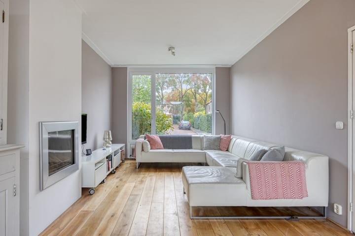 Spacious family home with 5 bedrooms in popular Boeimeer neighborhood — 17