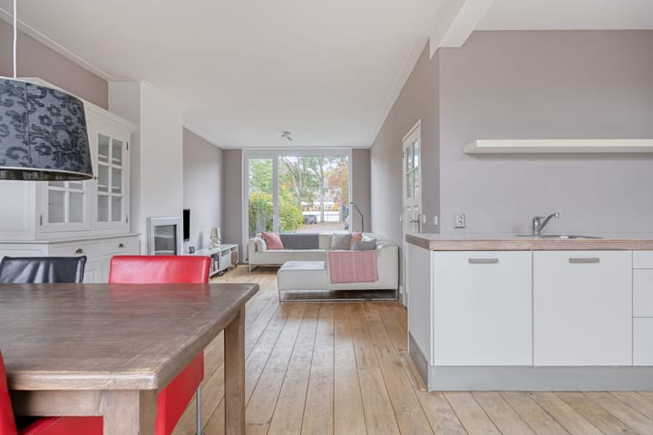 Spacious family home with 5 bedrooms in popular Boeimeer neighborhood — 29
