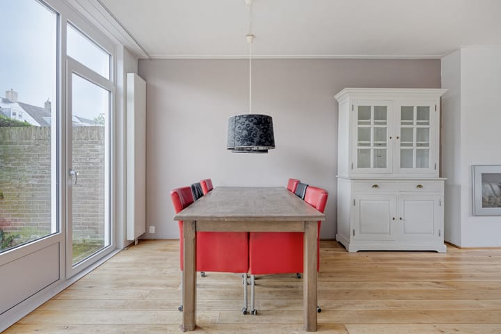 Spacious family home with 5 bedrooms in popular Boeimeer neighborhood — 31
