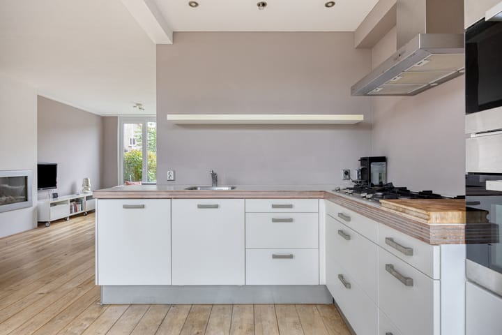 Spacious family home with 5 bedrooms in popular Boeimeer neighborhood — 39
