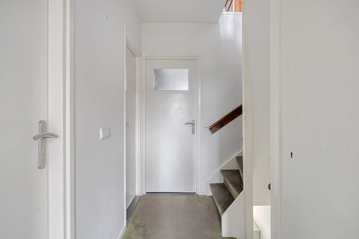 Spacious family home with 5 bedrooms in popular Boeimeer neighborhood — 63