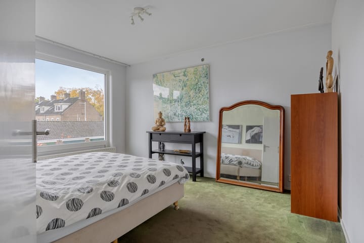 Spacious family home with 5 bedrooms in popular Boeimeer neighborhood — 65