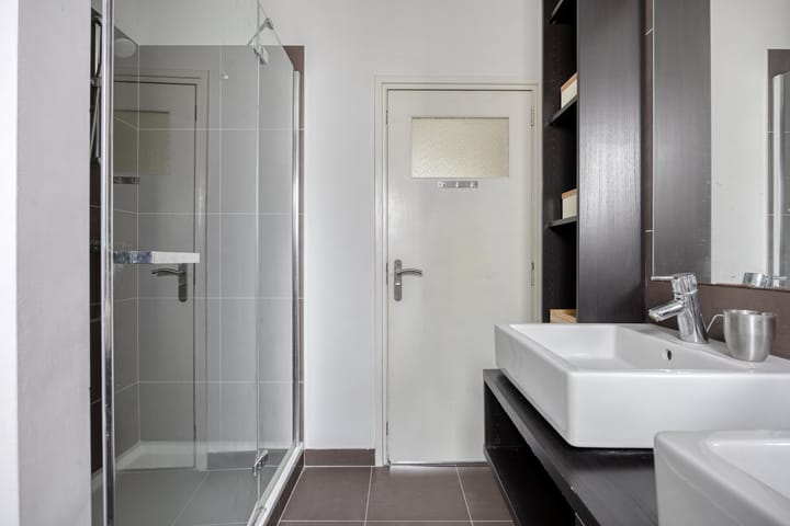 Spacious family home with 5 bedrooms in popular Boeimeer neighborhood — 77