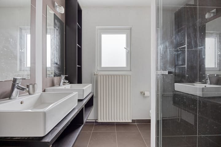 Spacious family home with 5 bedrooms in popular Boeimeer neighborhood — 79