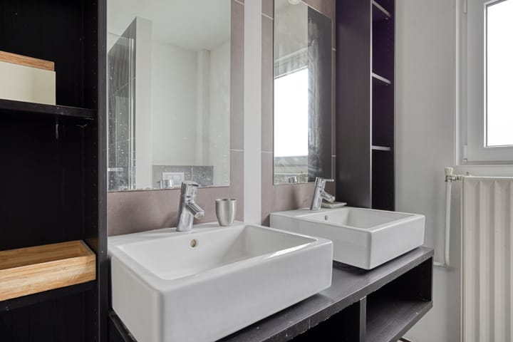 Spacious family home with 5 bedrooms in popular Boeimeer neighborhood — 81