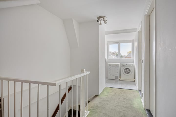 Spacious family home with 5 bedrooms in popular Boeimeer neighborhood — 87