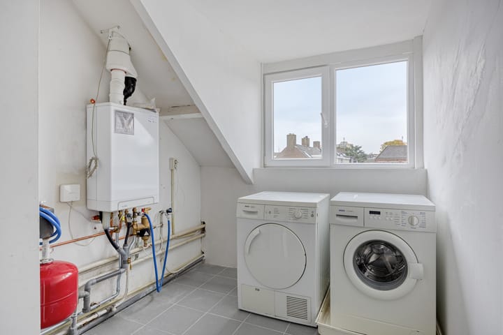 Spacious family home with 5 bedrooms in popular Boeimeer neighborhood — 91