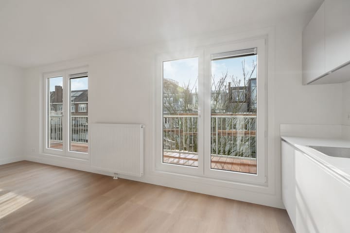 Foto 13 van Eerste Helmersstraat 15-4