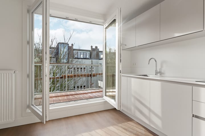 Foto 18 van Eerste Helmersstraat 15-4