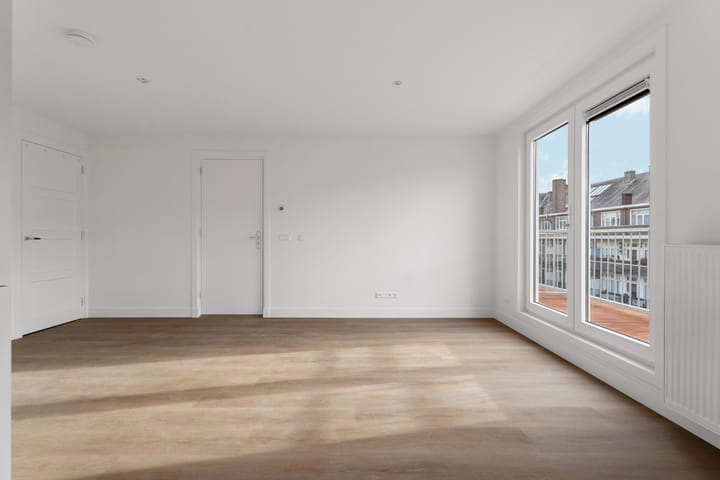 Foto 33 van Eerste Helmersstraat 15-4