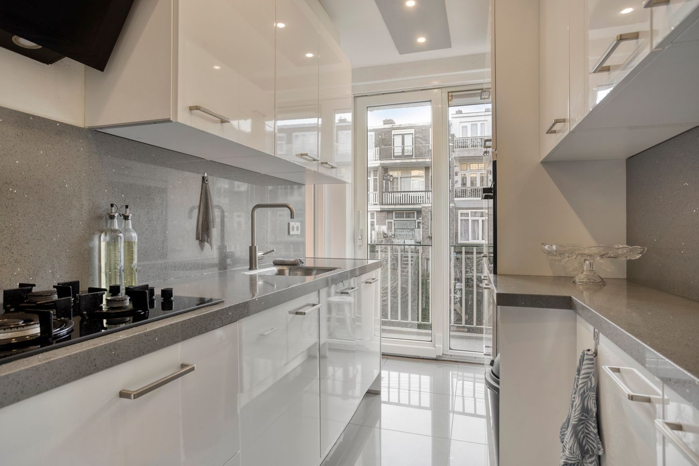 Photo 10 of Newtonplein 53