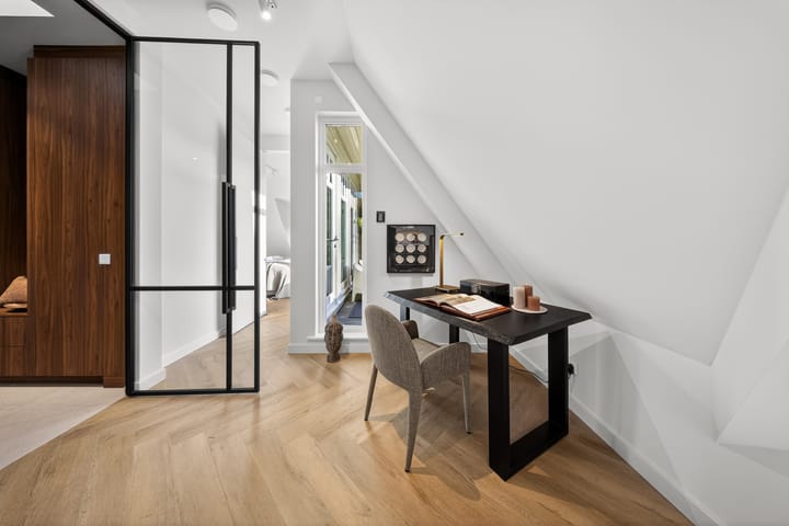 Photo 5 of Burgemeester van Nispen van Sevenaerstraat 34