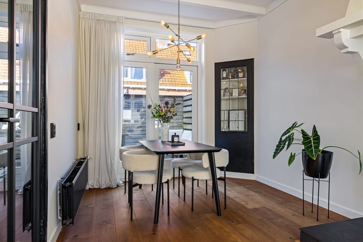 Photo 9 of Mesdagstraat 40