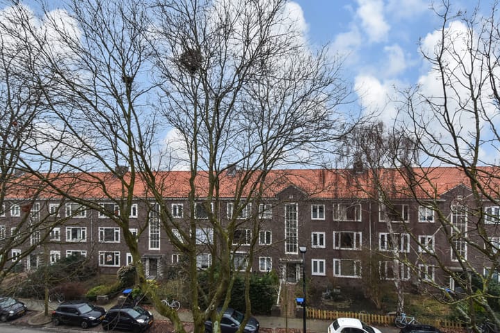 Spacious Double Upper House with 4 Bedrooms in Popular Bomenbuurt — 13