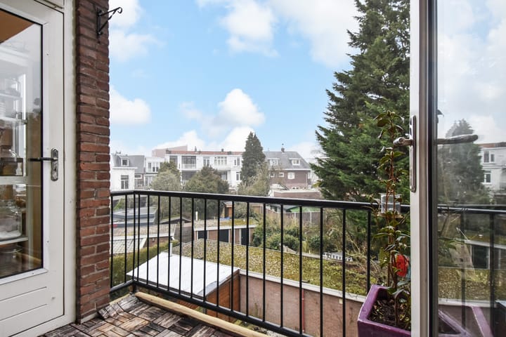 Spacious Double Upper House with 4 Bedrooms in Popular Bomenbuurt — 32