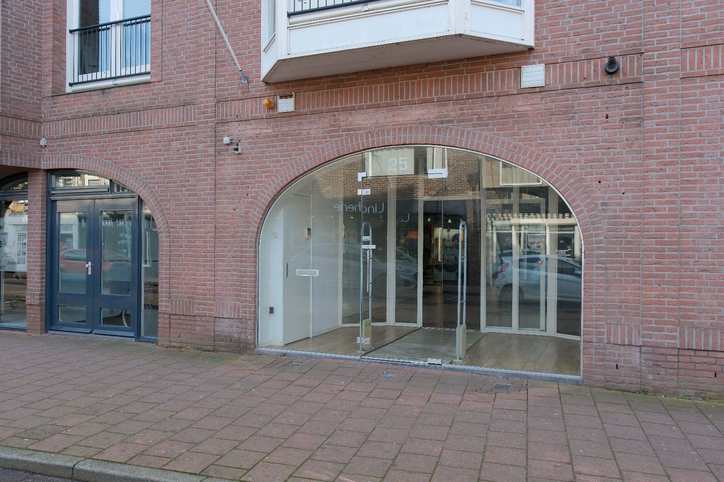 Bekijk foto 2 van Oranjestraat 25