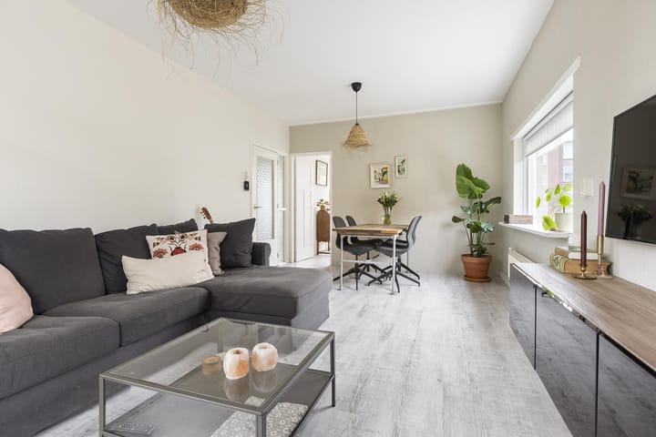 Photo 3 of Multatulistraat 102