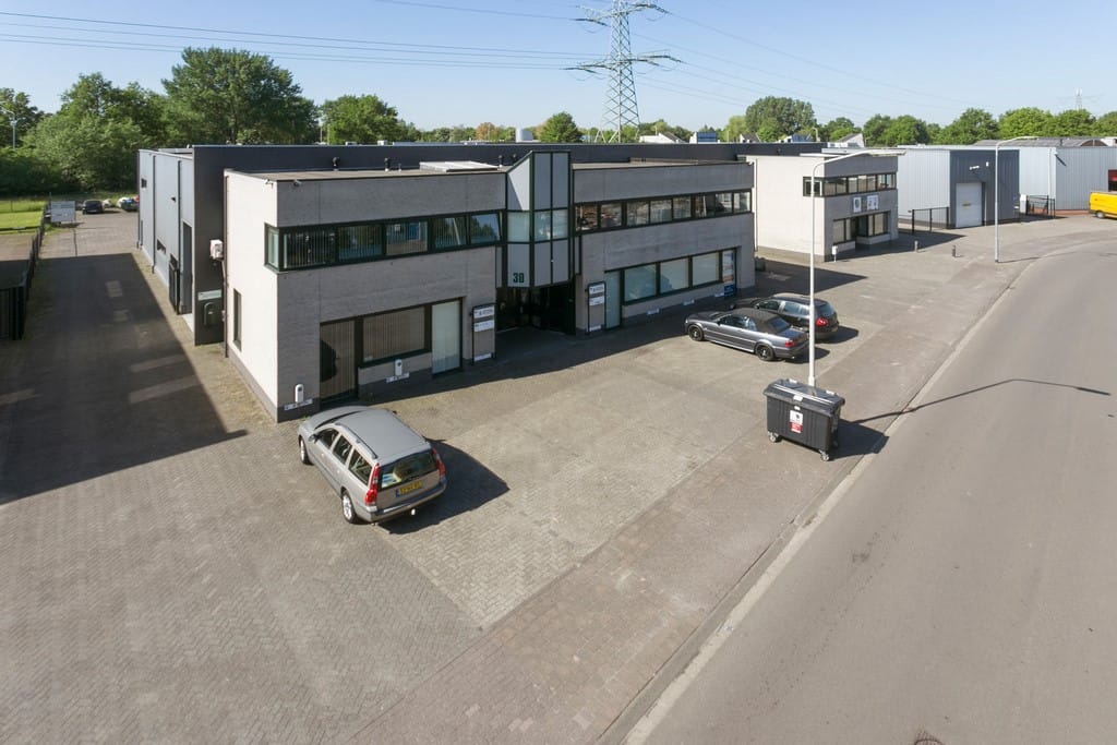 View photo 2 of Weidehek 30-E