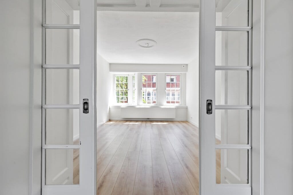 Bovenwoning aan Paramaribostraat 49-2, Amsterdam