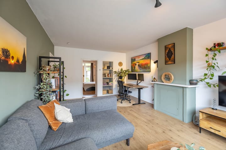 Move-in ready ground floor apartment with lovely backyard and canopy — 36