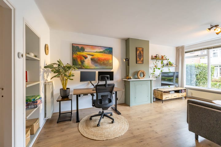 Move-in ready ground floor apartment with lovely backyard and canopy — 38