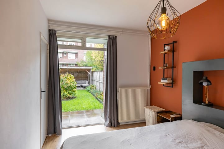 Move-in ready ground floor apartment with lovely backyard and canopy — 42