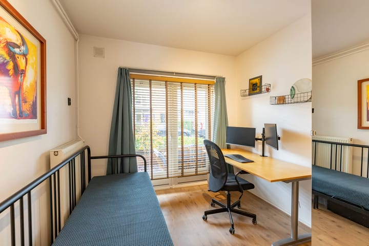 Move-in ready ground floor apartment with lovely backyard and canopy — 50