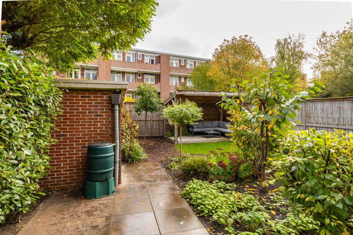 Move-in ready ground floor apartment with lovely backyard and canopy — 56