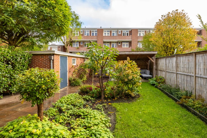 Move-in ready ground floor apartment with lovely backyard and canopy — 58