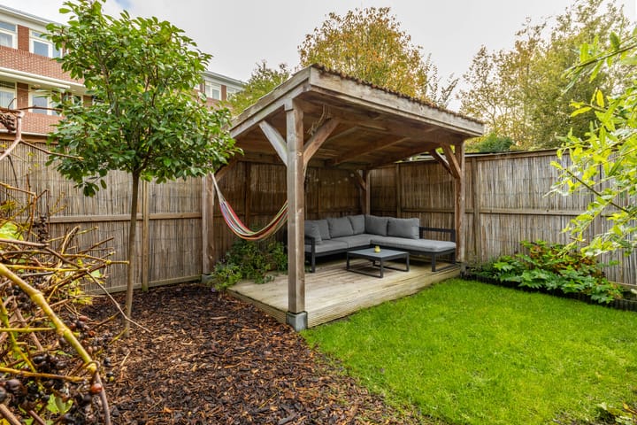Move-in ready ground floor apartment with lovely backyard and canopy — 60