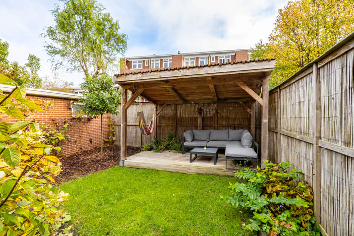 Move-in ready ground floor apartment with lovely backyard and canopy — 62