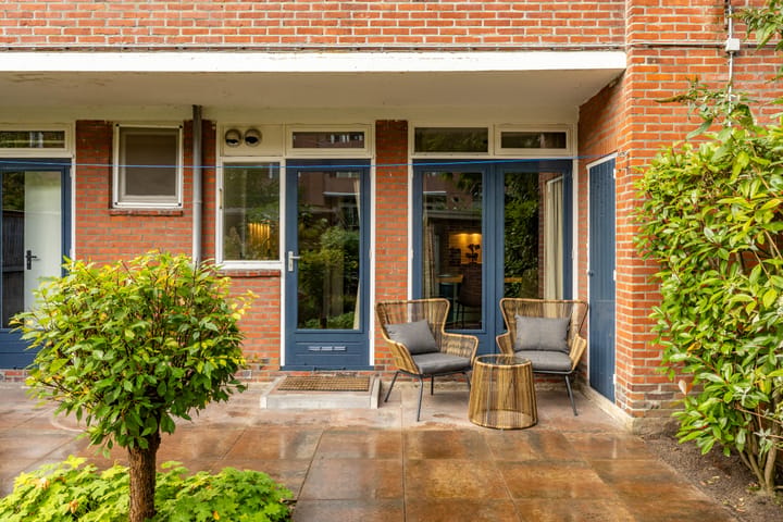 Move-in ready ground floor apartment with lovely backyard and canopy — 66