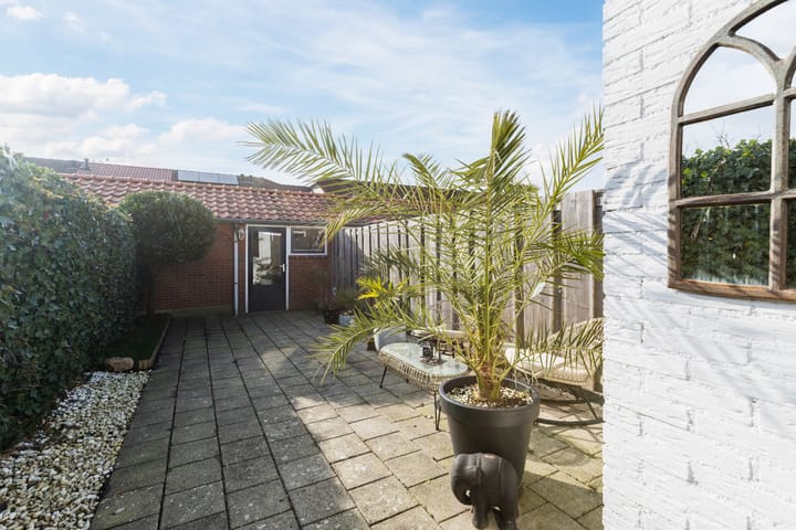 Charming terraced home with sunny southwest garden in Zuilen — 32