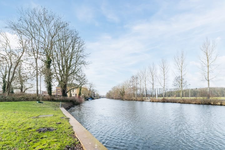 Charming terraced home with sunny southwest garden in Zuilen — 108