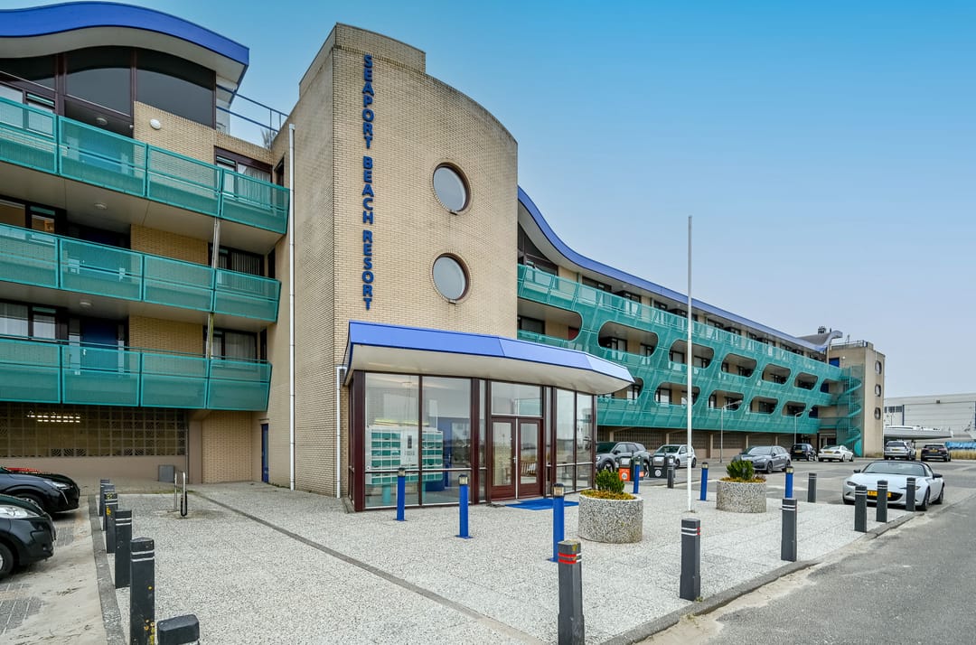 Luxury Beachfront Apartment with Panoramic North Sea Views in Seaport Beach Resort — 12