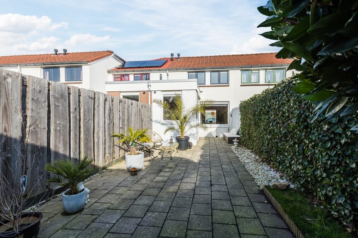 Charming terraced home with sunny southwest garden in Zuilen — 38