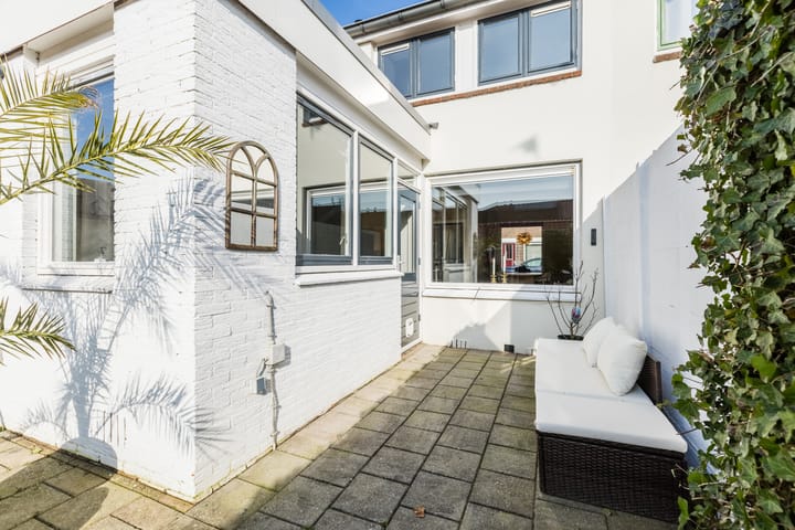 Charming terraced home with sunny southwest garden in Zuilen — 46