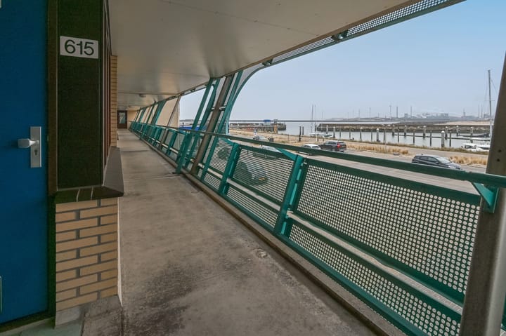 Luxury Beachfront Apartment with Panoramic North Sea Views in Seaport Beach Resort — 13