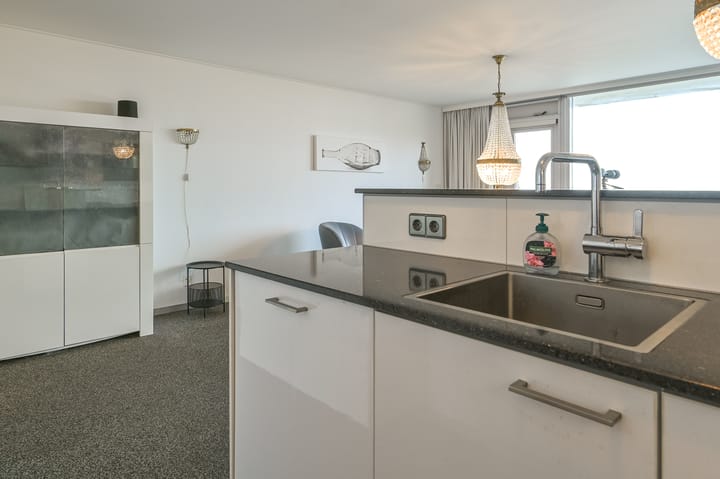Luxury Beachfront Apartment with Panoramic North Sea Views in Seaport Beach Resort — 31