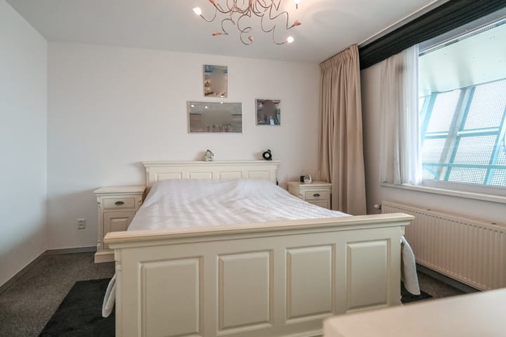 Luxury Beachfront Apartment with Panoramic North Sea Views in Seaport Beach Resort — 47
