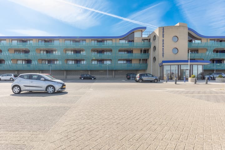 Luxury Beachfront Apartment with Panoramic North Sea Views in Seaport Beach Resort — 57