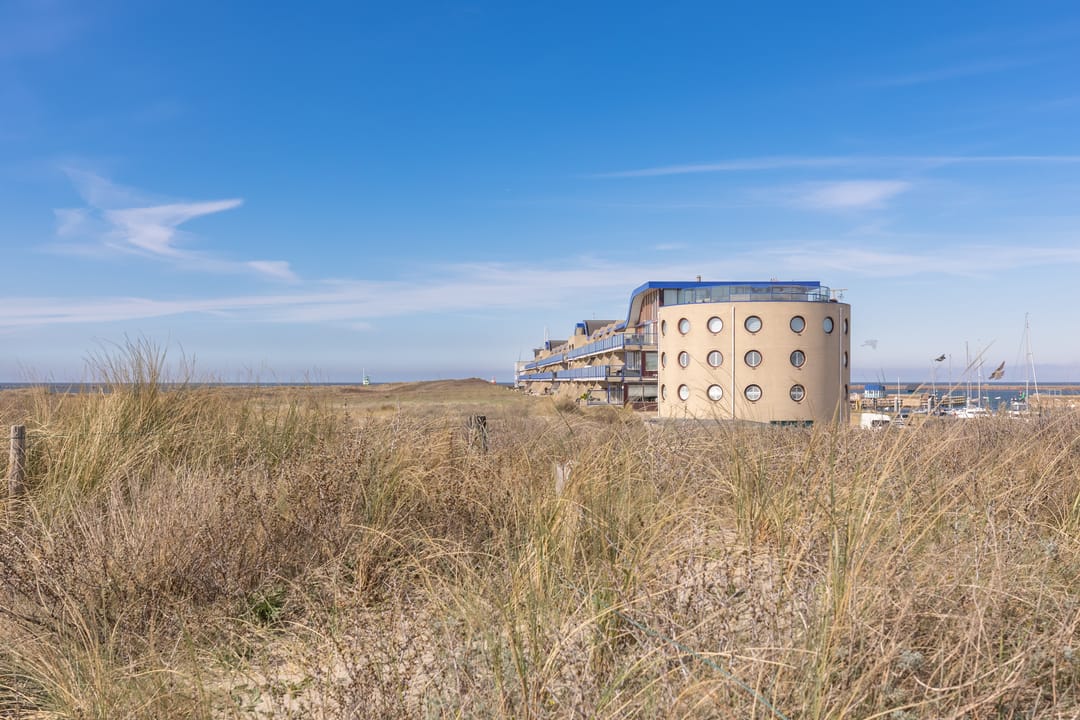 Luxury Beachfront Apartment with Panoramic North Sea Views in Seaport Beach Resort — 60