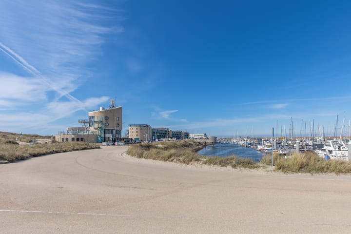 Luxury Beachfront Apartment with Panoramic North Sea Views in Seaport Beach Resort — 61