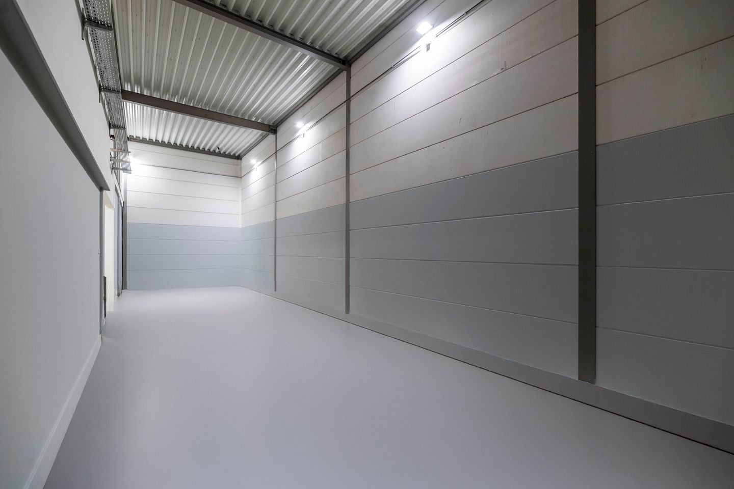 Bekijk foto 2 van Zirkoon 234