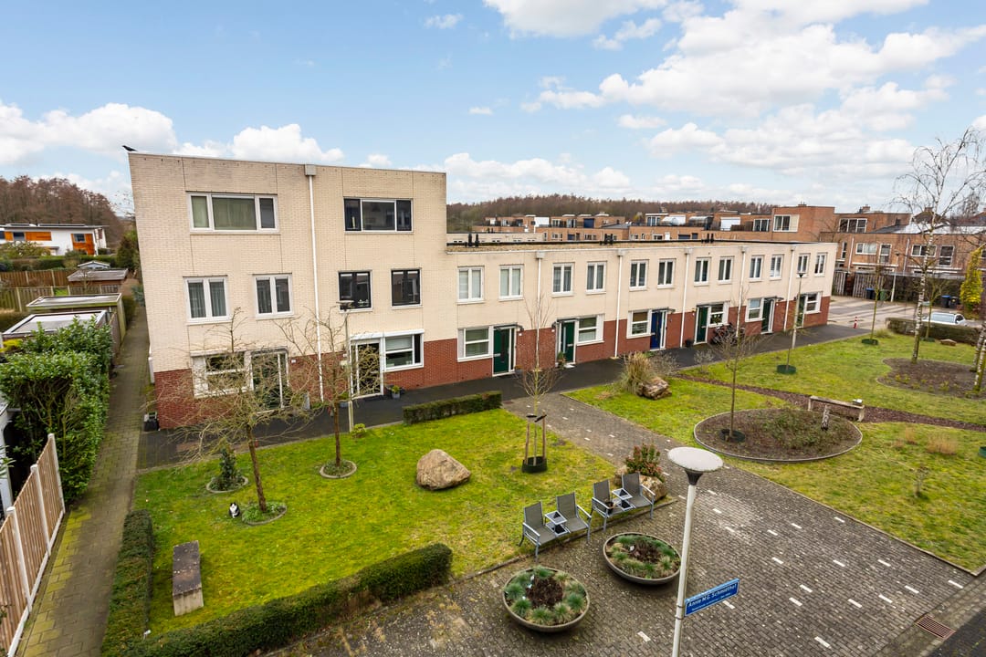 Foto 2 van Annie M.G. Schmidthof 15