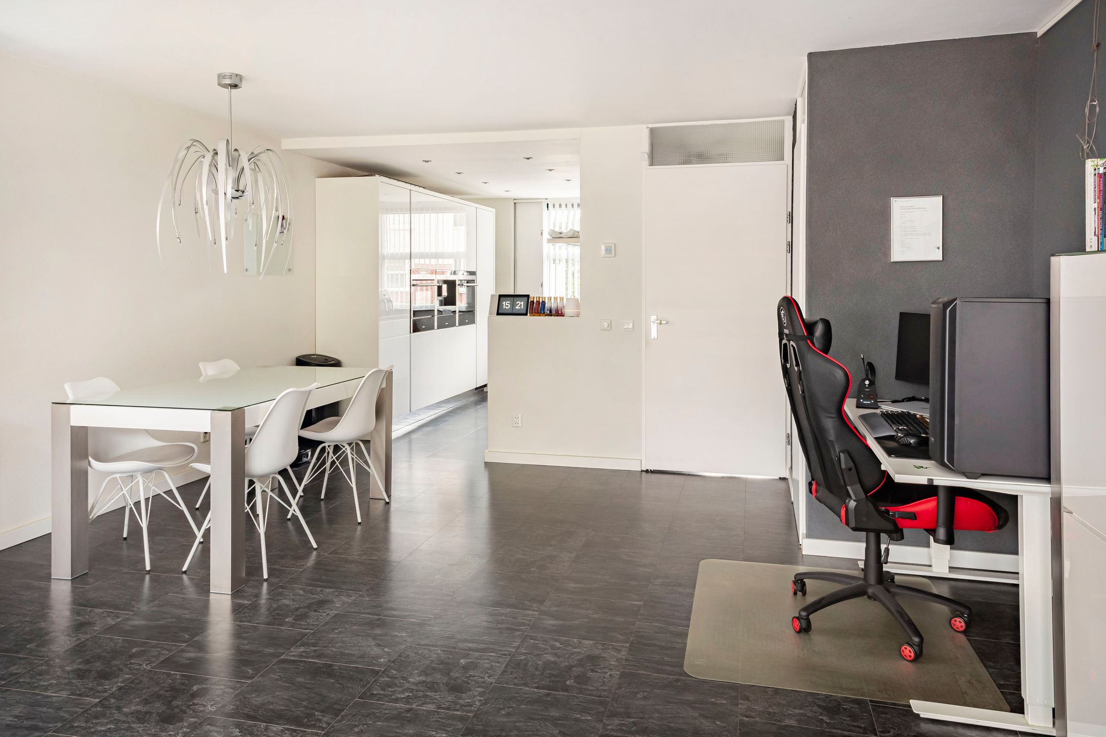 Foto 6 van Annie M.G. Schmidthof 15