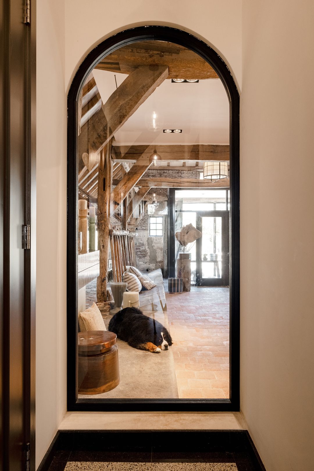 Historic Thatched Farmstead with Guest Suites and 1.6 Hectares of Land — 23
