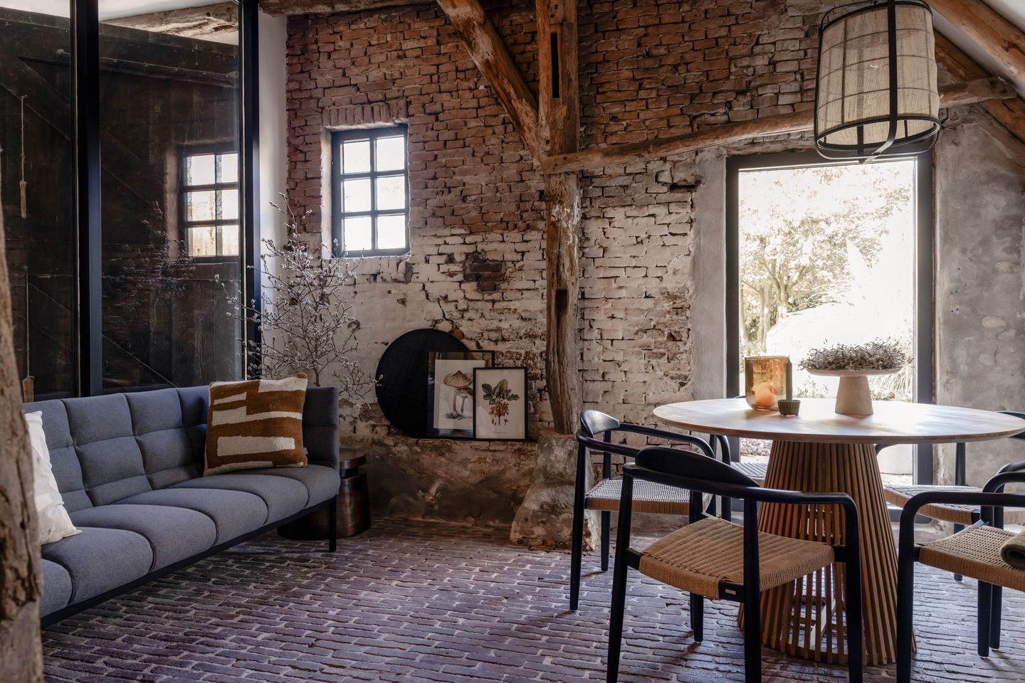Historic Thatched Farmstead with Guest Suites and 1.6 Hectares of Land — 35