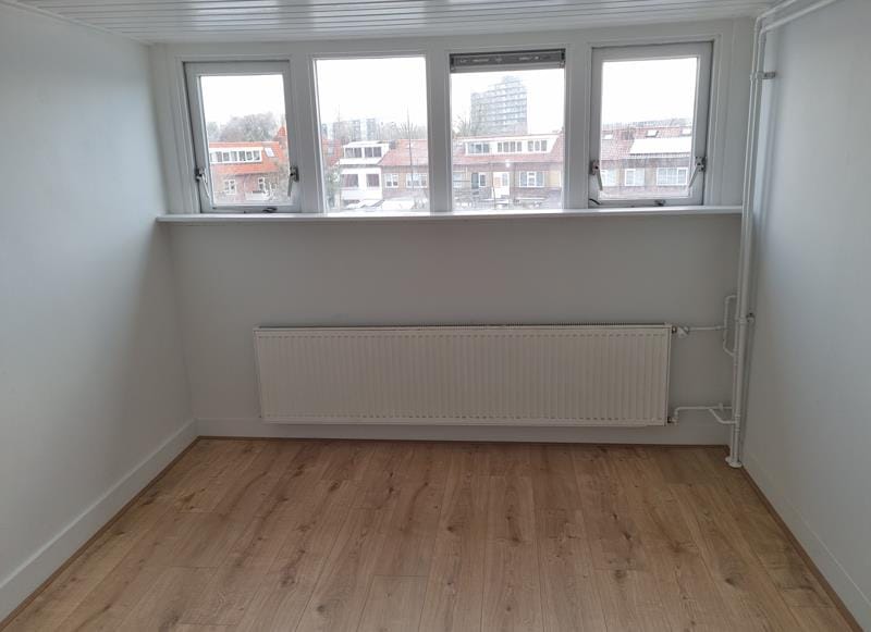 Photo 3 of Diepenbrockstraat 42
